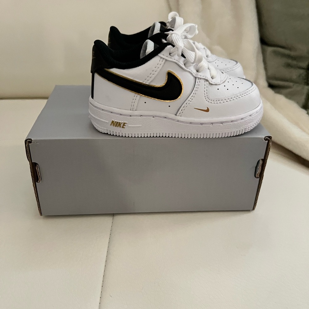 Nike Force 1 LV8 Toddler Sneakers Sz 6